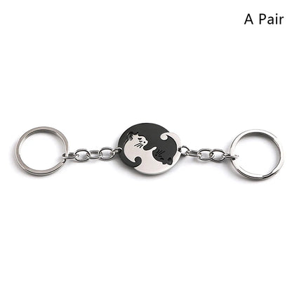 Cute Hug Cat Keychain - Heart Patchwork Round Keyring for Couples, Bags, Cars and Gifts
