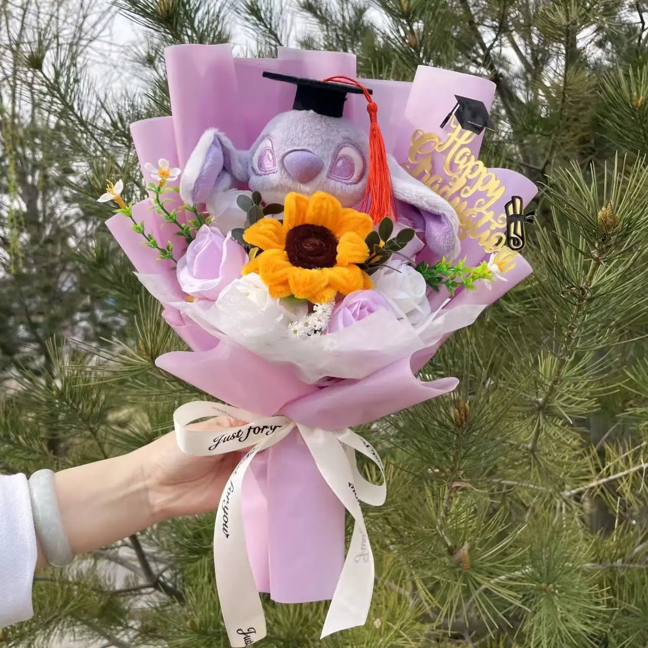 Cartoon Stitch Plush Doll with Flowers – Handmade Stuffed Animal Bouquet for Valentine’s, Christmas & Graduation Gifts