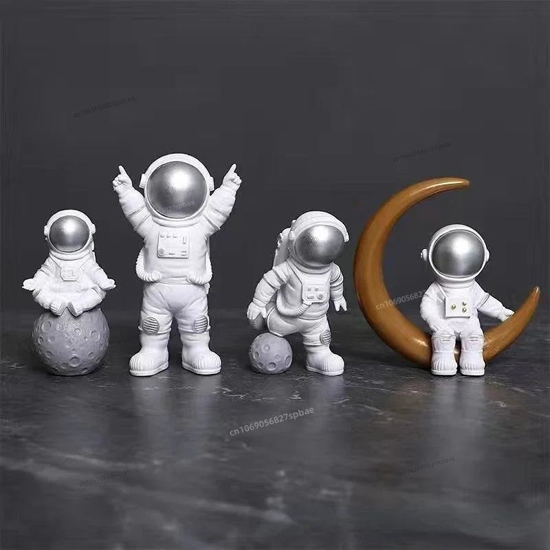 4-Piece Astronaut Figurine Set – Spaceman Statue Sculpture Educational Toy & Desktop Home Decoration Gift for Kids