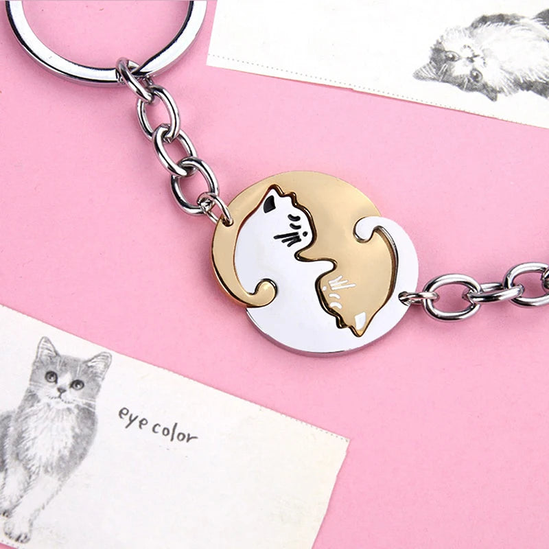 Cute Hug Cat Keychain - Heart Patchwork Round Keyring for Couples, Bags, Cars and Gifts