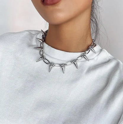 Fashion Punk Spike Choker Necklace – Goth Rivet Metal Chain Collar for Unisex Rock & Nightclub Jewelry