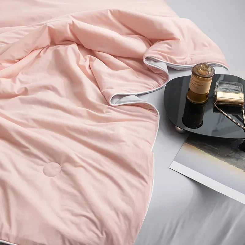High-Quality Cooling Blanket – Smooth Air-Conditioning Comforter, Lightweight Summer Quilt with Double-Sided Cooling Fabric