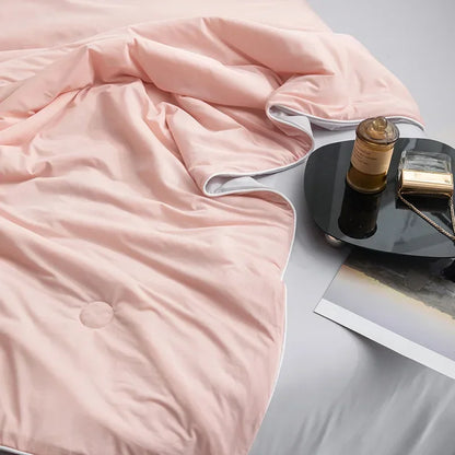 High-Quality Cooling Blanket – Smooth Air-Conditioning Comforter, Lightweight Summer Quilt with Double-Sided Cooling Fabric