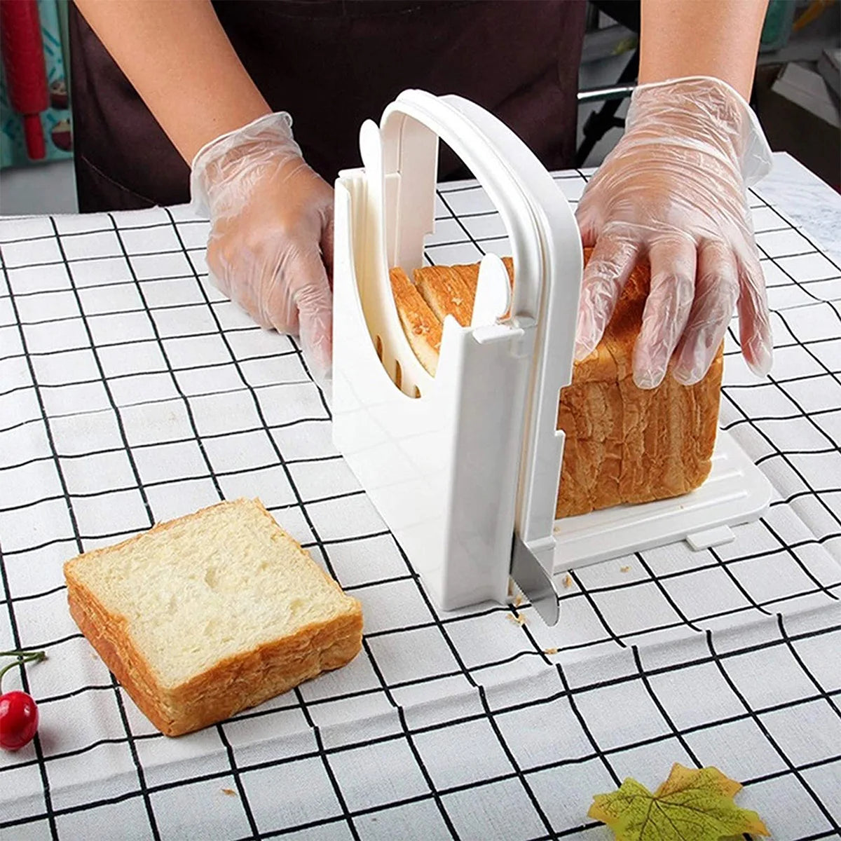 Foldable Adjustable Bread Slicer - Convenient Plastic Bread Cutting Tool for Loaves, Cheese, and Pastries
