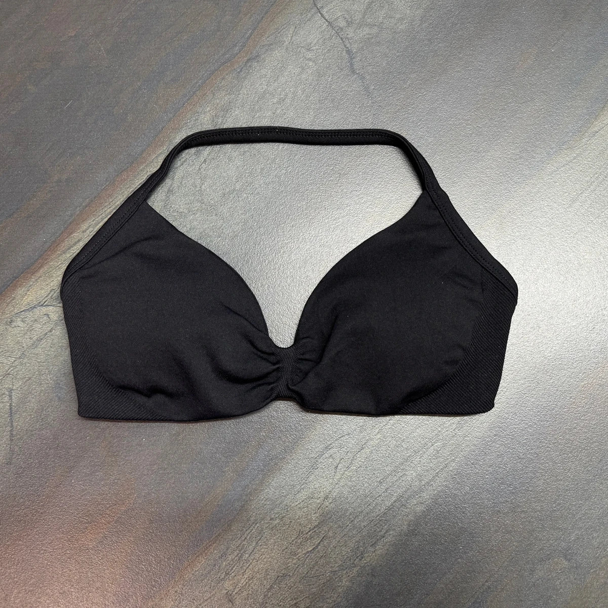 Impact Strappy Halter Sports Bra – Light Support Seamless Gym & Yoga Crop Top with Padding