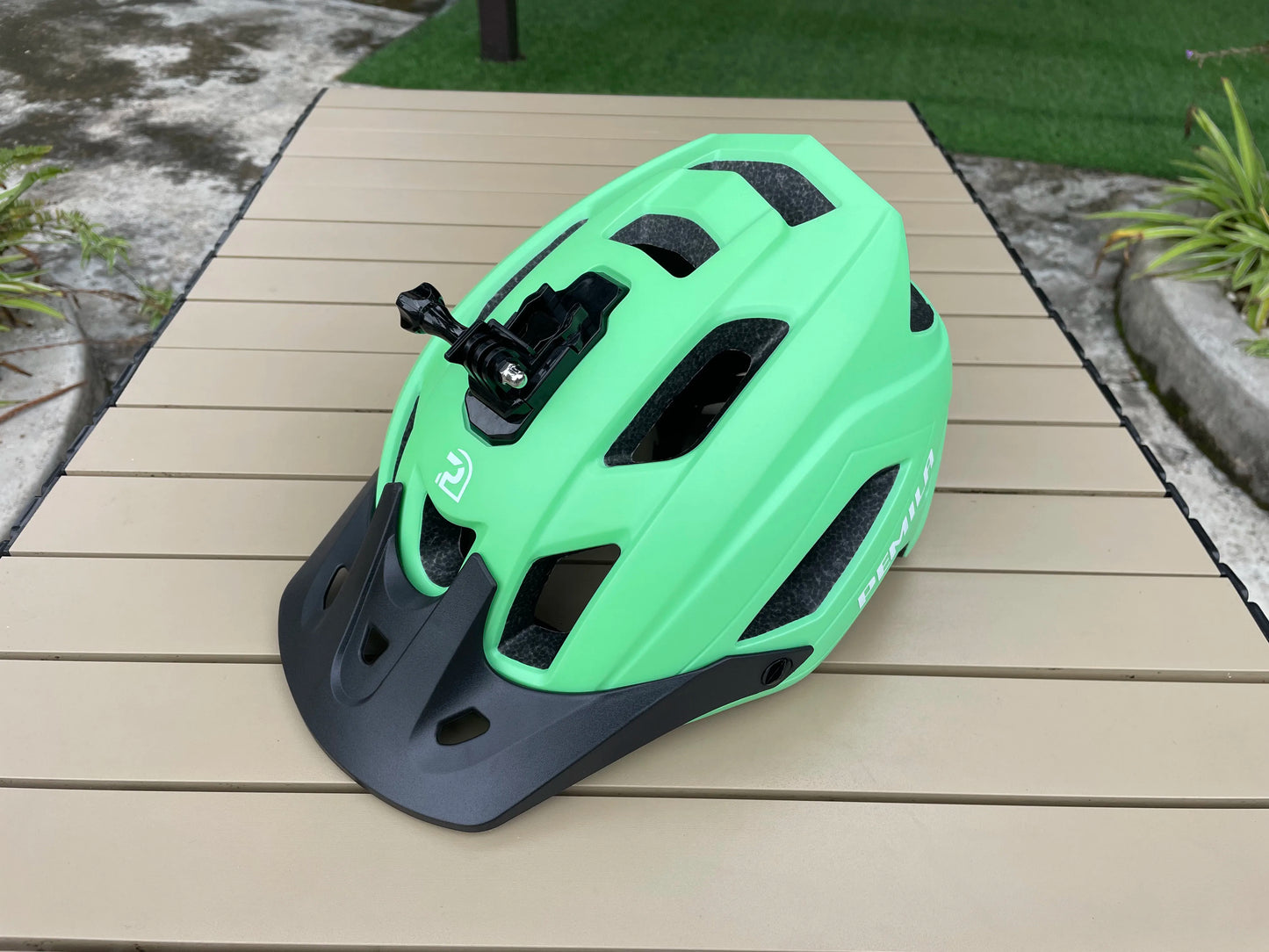 Ultralight Cycling Helmet – Road & MTB Safety Cap for Men & Women, Integrally-Molded Racing Bike Equipment