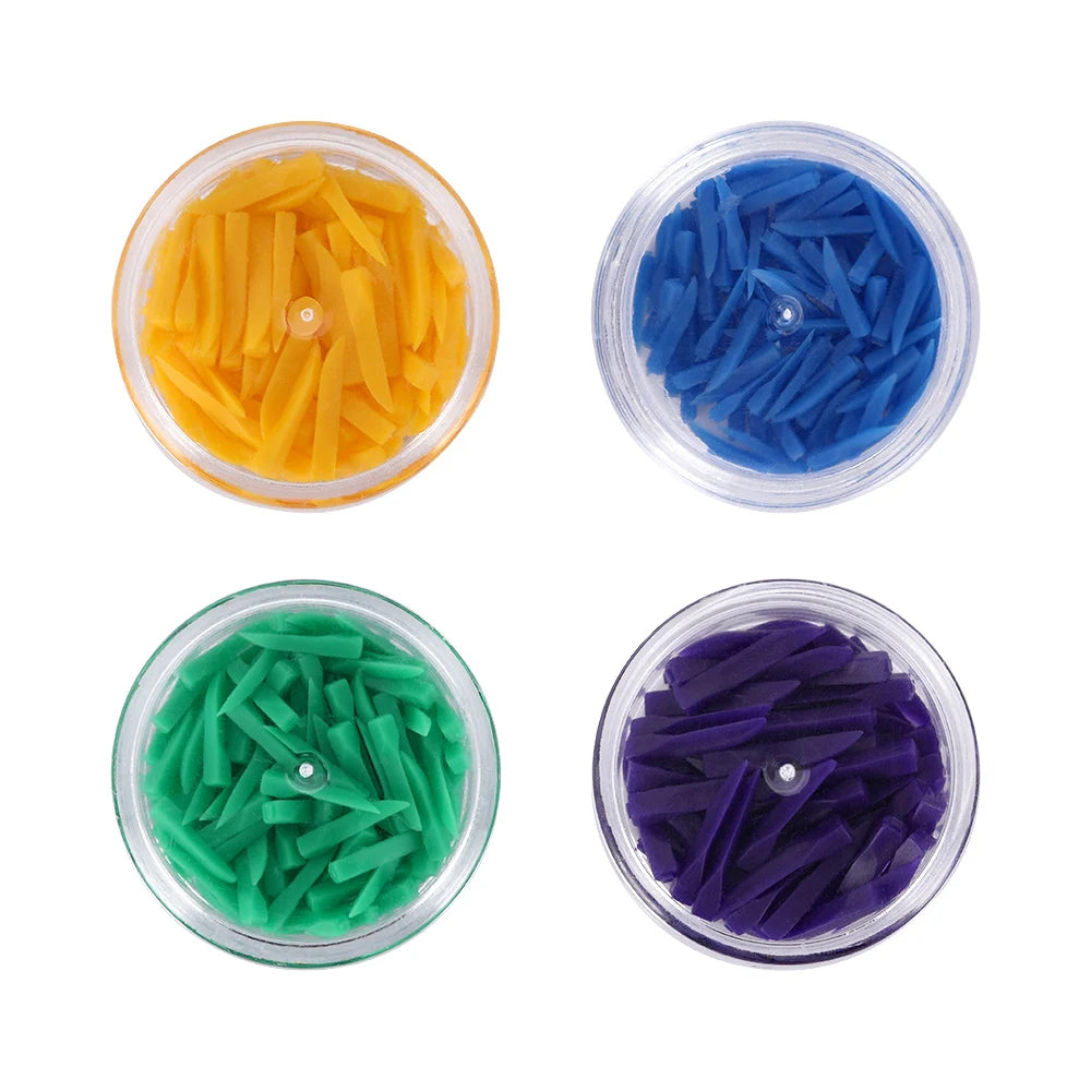100pcs Disposable Dental Wedges – Plastic Arc Concave Diastema Wedges with Circular Hole for Dentist Use
