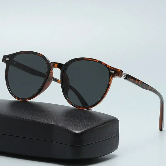 Small Oval Women's Sunglasses — Fashion Brand Vintage UV400 Shades for Men & Outdoor Casual Wear