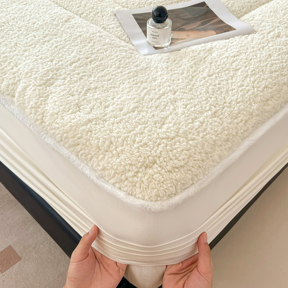 Plush Fleece Fitted Sheet - Warm Imitation Lambswool Bedding for Winter
