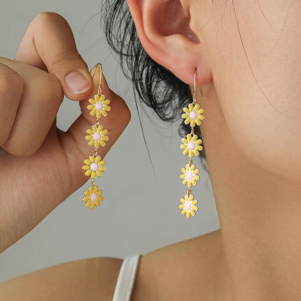 Retro Daisy Flower Earrings - Elegant Small Floral Jewelry for Women Party Gifts