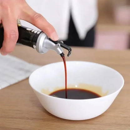 Leak-Proof Oil Bottle Stopper - Food Grade Sauce Nozzle Liquor Dispenser Wine Pourer & Kitchen Seasoning Tool