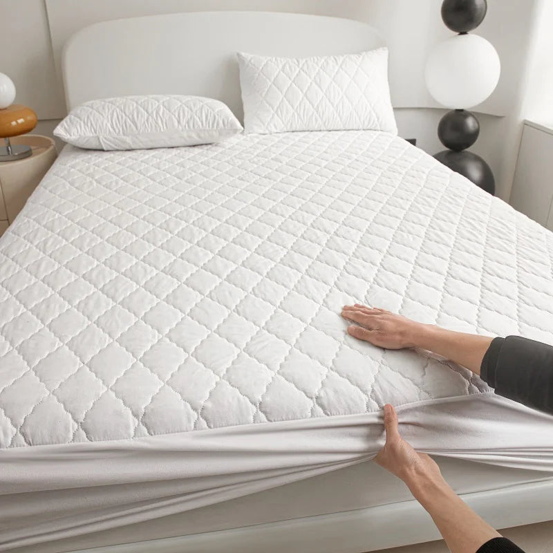 Quilted Waterproof Mattress Protector - Thick Fitted Bed Cover Pad for Queen & King Size Mattresses