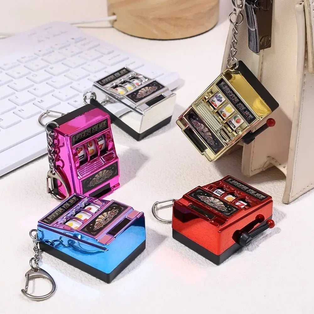 Mini Slot Machine Keychain – Creative Arcade Lucky Jackpot Toy for Fun & Stress Relief