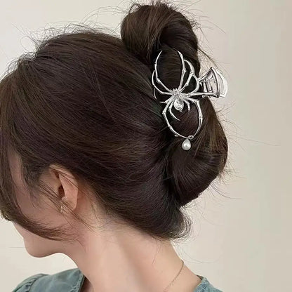 Women's Y2K Skull Spider Hair Clip - Rhinestone Pearl Alloy Claw Design for Stylish Daily Hair Accessories