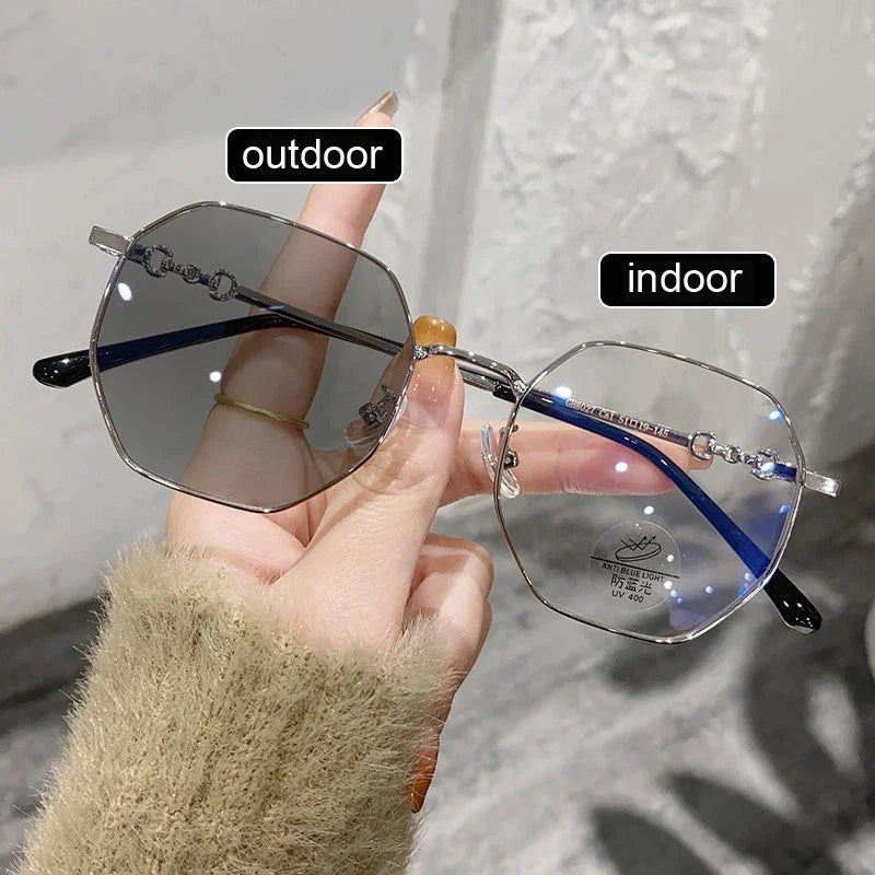 Women's Smart Photochromic Prescription Glasses – Color-Changing Outdoor Sunglasses for Myopia