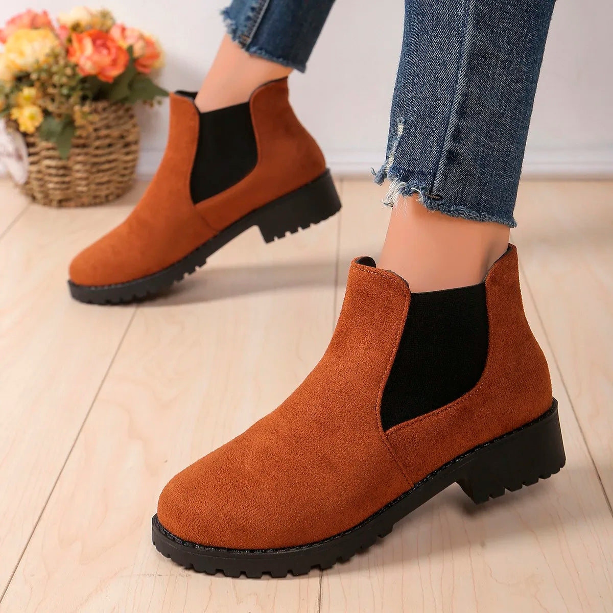 Women’s Chunky Heel Chelsea Boots - British Style Platform Thick Sole Height Increasing Casual Boots for Autumn & Winter