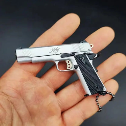 Mini 1:3 Metal Gun Model Keychain – 1911 Toy Pistol, Simulation Game Model for Children, Collectible Gift