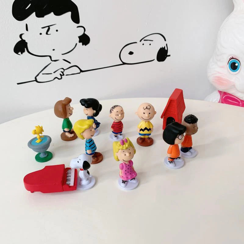 12pcs Peanuts Snoopy Mini Figure Set – Charlie Brown Cartoon Miniature Cake Decor & Collectible Toys