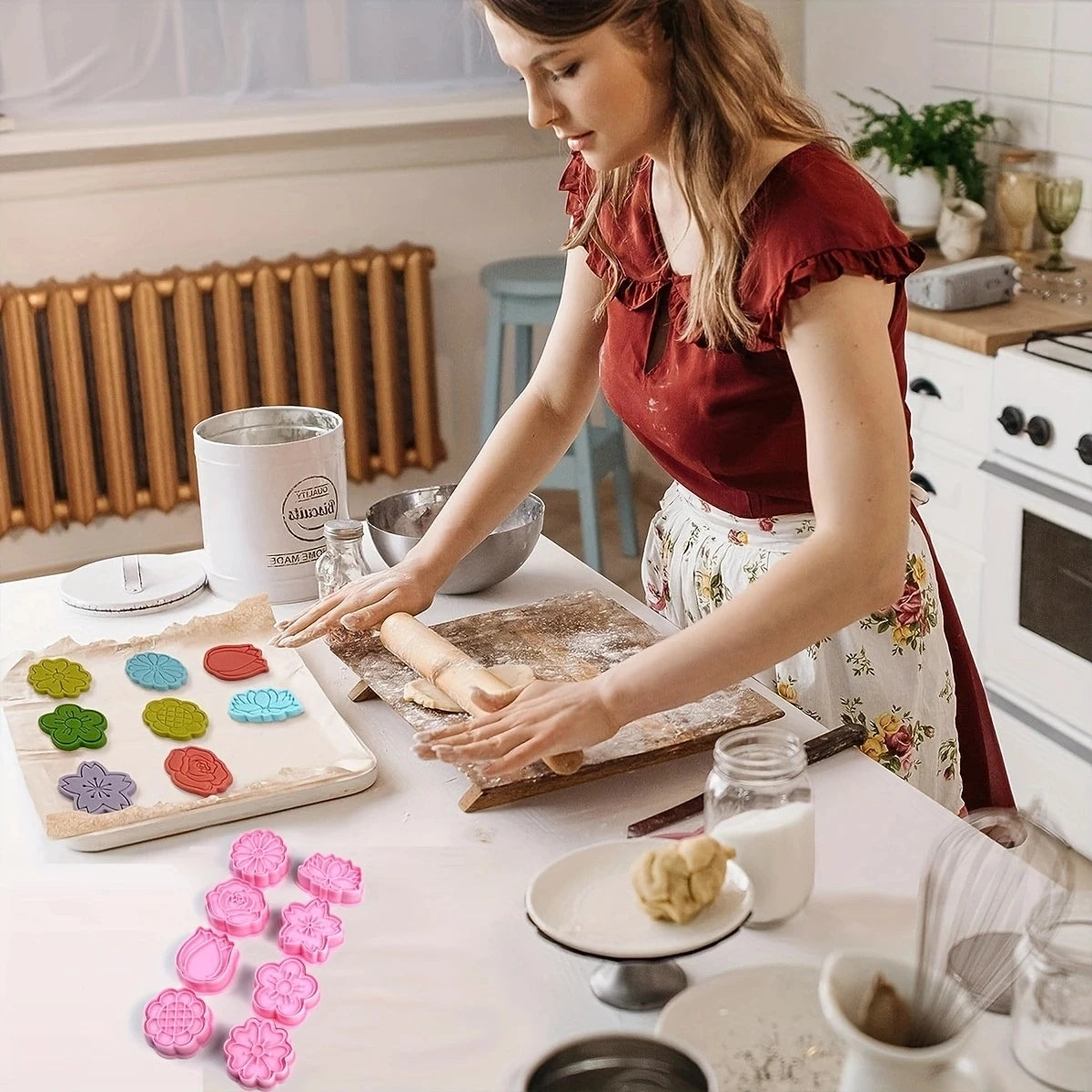 Set of 8 Cartoon Flowers Cookies Cutters - Plastic Pressable Biscuit Mold and Cookie Stamp for Kitchen Baking and Pastry Decoration