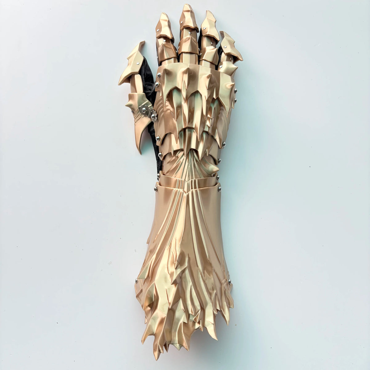 3D Printed Dragon Cosplay Gloves - Customizable Silk PLA Prop Gloves for Boys