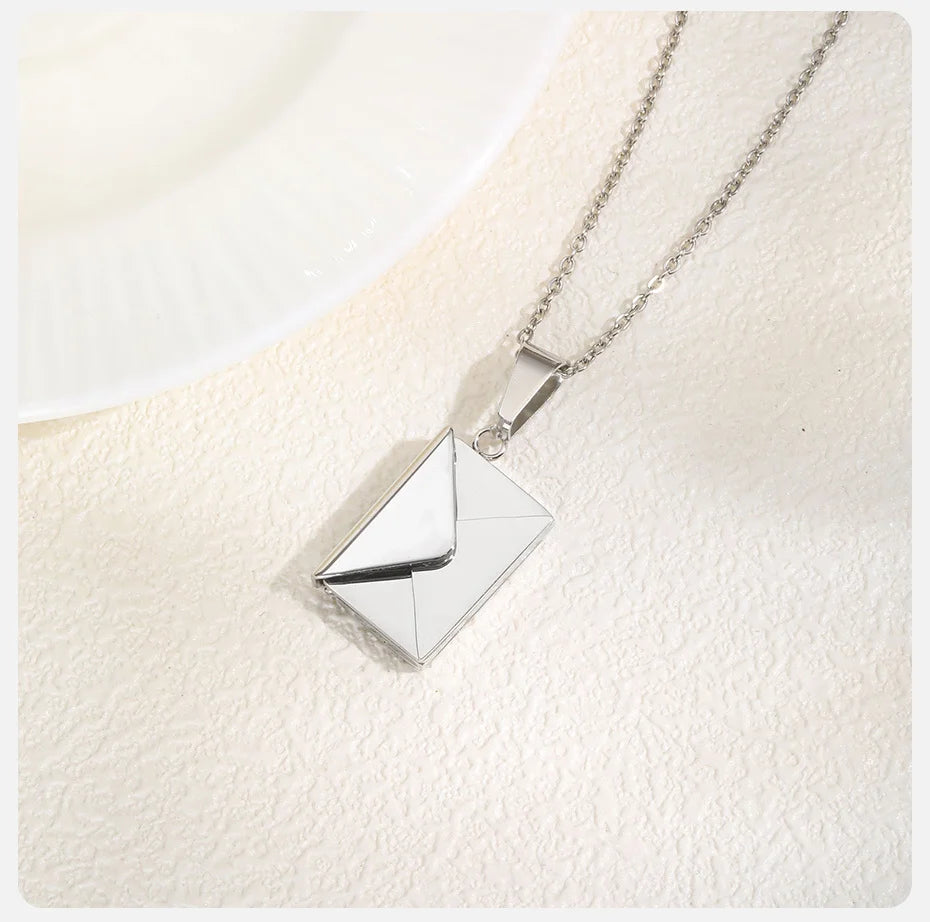 Vnox Custom Envelope Photo Necklace – Stainless Steel Personalized Pendant for Women & Girls