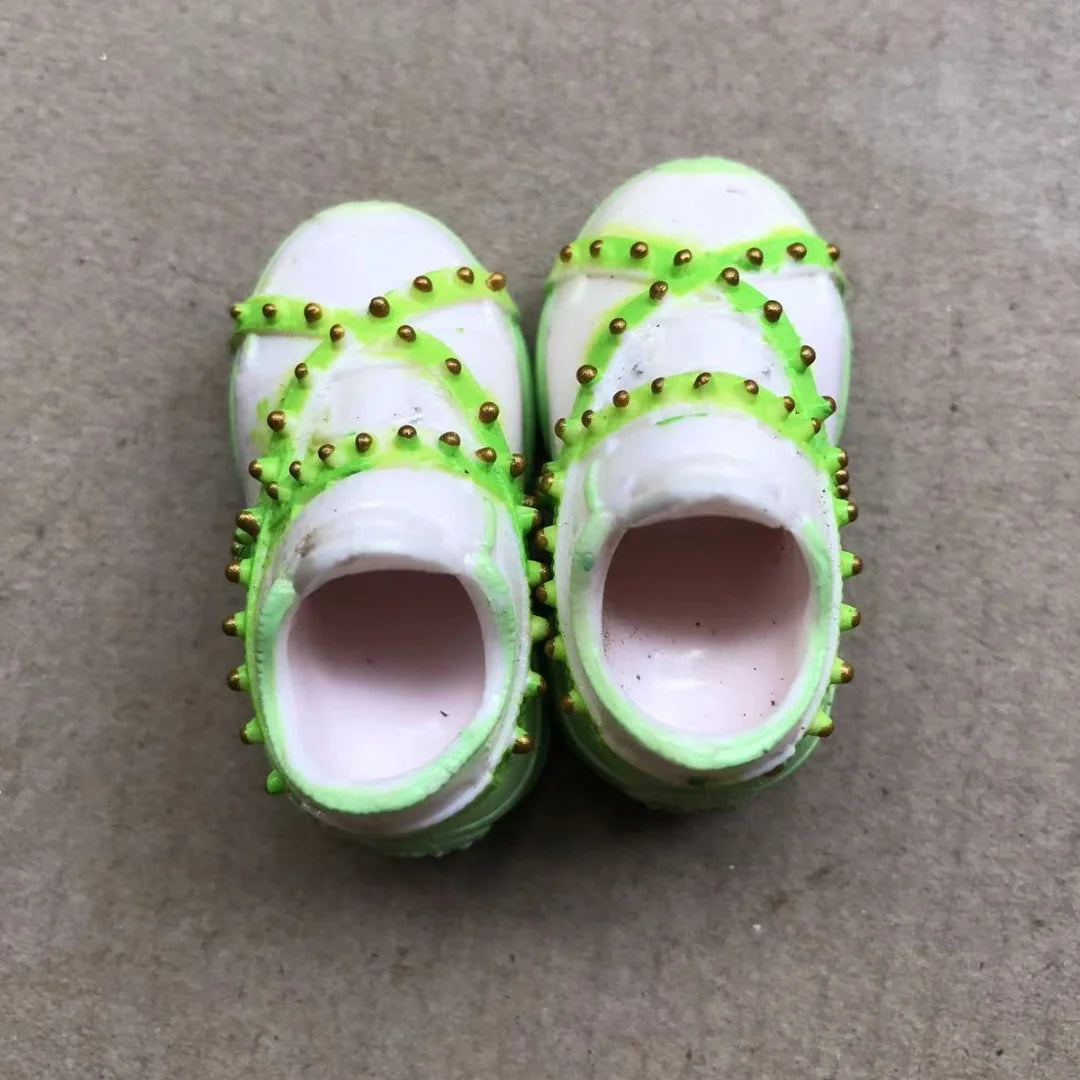 Rainbow Doll Shoes – Boots, Sandals & High Heels for DIY Doll Dressing in Black, Green & Red
