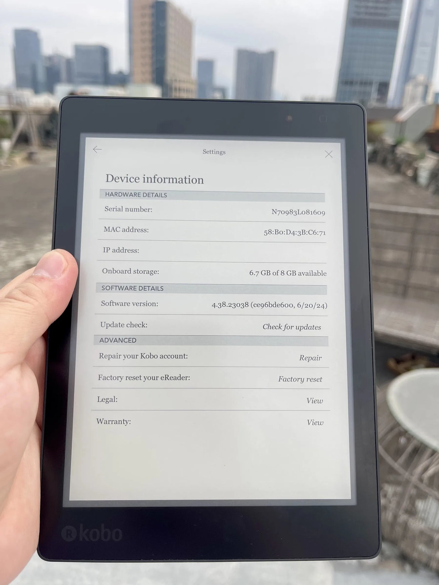 KOBO Aura One 7.8" E-Reader | 300PPI HD Carta E-Ink, IPX8 Waterproof, 8GB WIFI, Two-Color Light