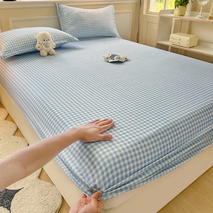 Plaid Fitted Sheet - Soft Skin-Friendly Elastic Bed Cover for Kids & Home