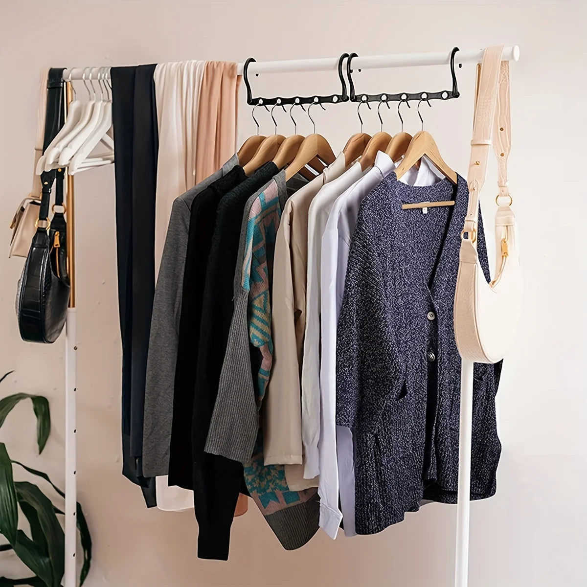 5-Hole Multifunctional Folding Hanger – Space-Saving Windproof Plastic Hook for Apartments, Dorms & Homes