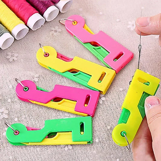Automatic Sewing Needle Threader Tool – Easy Guide Device for Elderly, Convenient Threading (Random Color)