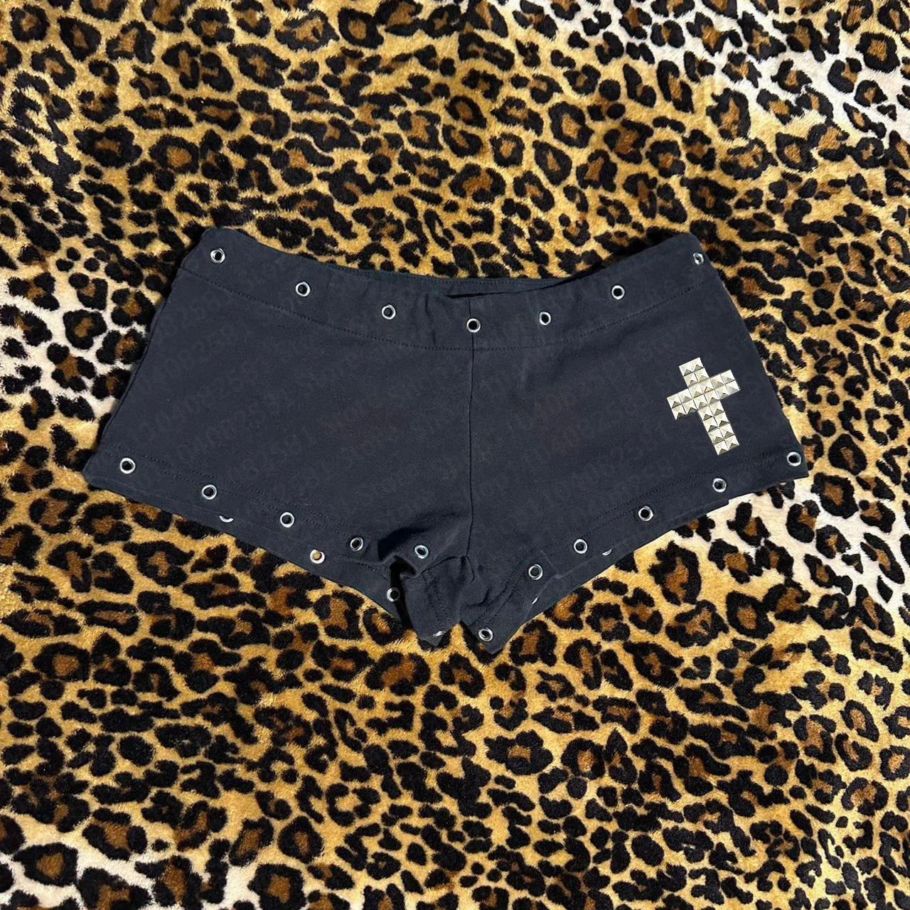 Y2K Cross Print Low Waist Shorts - Slim Black Casual Streetwear for Women