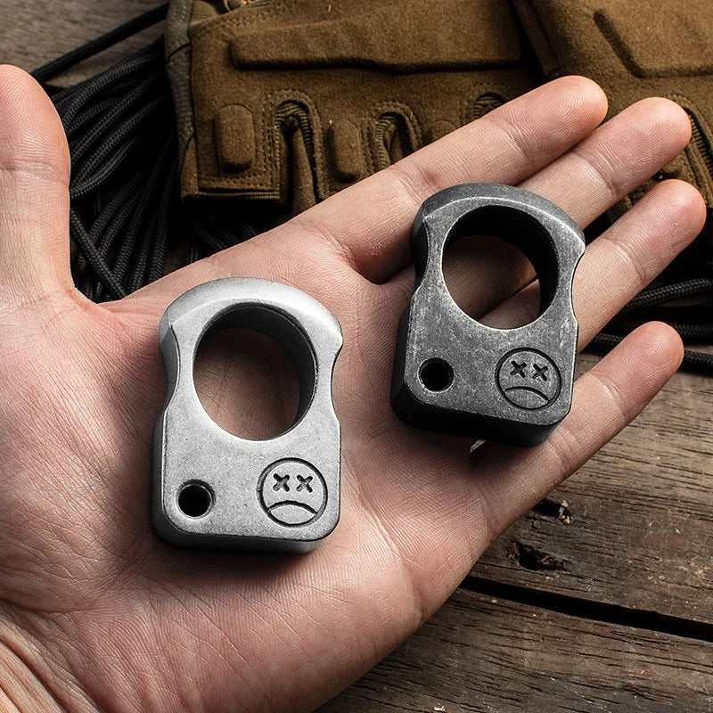Outdoor Survival Tool: Alloy Steel EDC Tactical Multifunctional Ring Pendant with Titanium Window Breaker