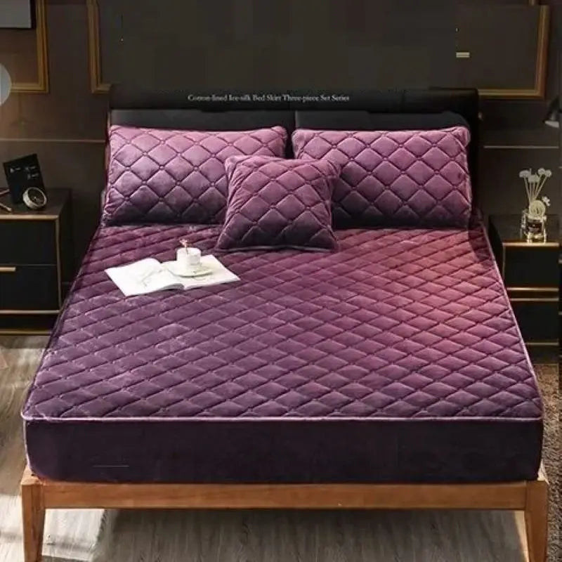 Quilted Crystal Velvet Mattress Cover - Warm Soft Plush Fitted Bed Sheet for King & Queen Beds, Pillowcase Not Included