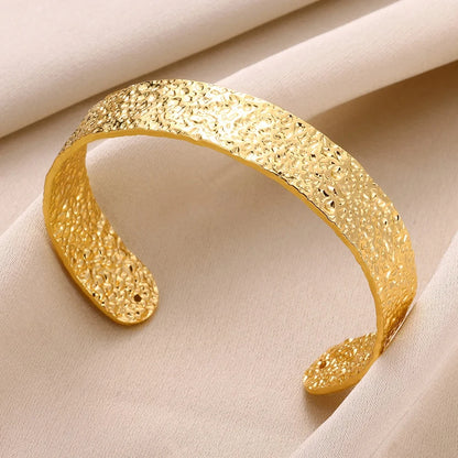 Classic Bump Pattern Open Cuff Bracelet – Gold Stainless Steel Bangle for Women Elegant Hand Jewelry Gift Accessory