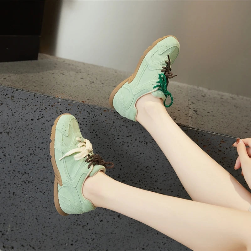 AIYUQI Women's Genuine Leather Sneakers – Retro German Trainers, Winter Velvet Fur, Flat Casual Shoes