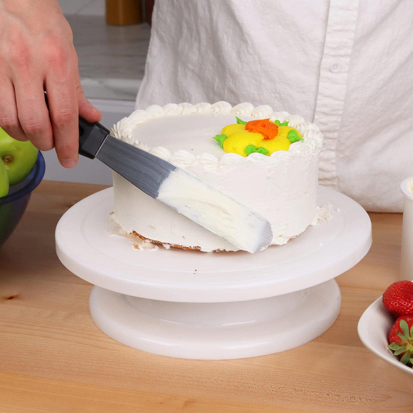 6pcs Cake Decorating Kit: Turntable with 2 Frosting Spatulas & 3 Icing Smoothers - Baking Accessories for Cake Decoration
