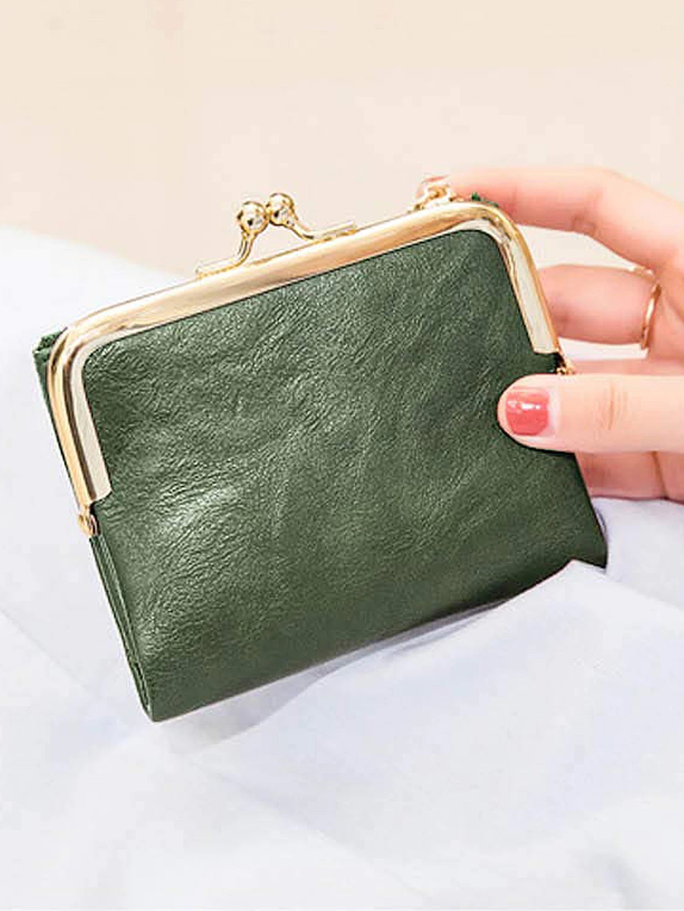 MIYIN Women’s Small Wallet – RFID Compact Bifold Leather Coin Purse with Zipper & Kiss Lock, Vintage Design