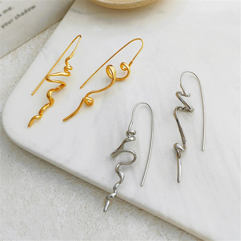 Abstract 3D Design Earrings – Cool & Handsome Fashion Women’s Retro Exquisite Ear Hanging Jewelry Accessories