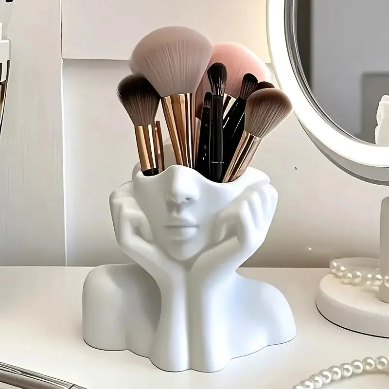 Face-Shaped Makeup Brush Holder – Portable Beauty Storage Box for Women, Lightweight Cosmetic Organizer
