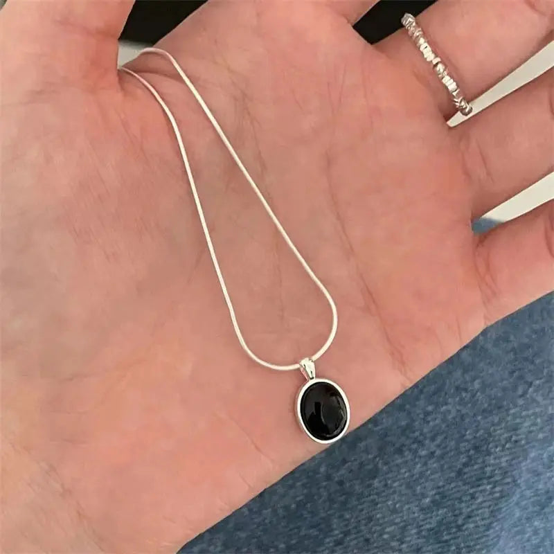 Retro Oval Aquamarine Pendant Necklace — Simple Luxury Snake Chain Jewelry for Women & Girls, Fashionable Gift Accessory
