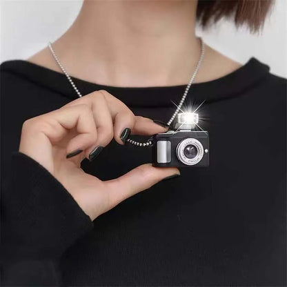 Fashion Camera Pendant Necklace – Vintage Flash Light Camera Jewelry with Long Chain for Women & Men, Punk Party Accessory