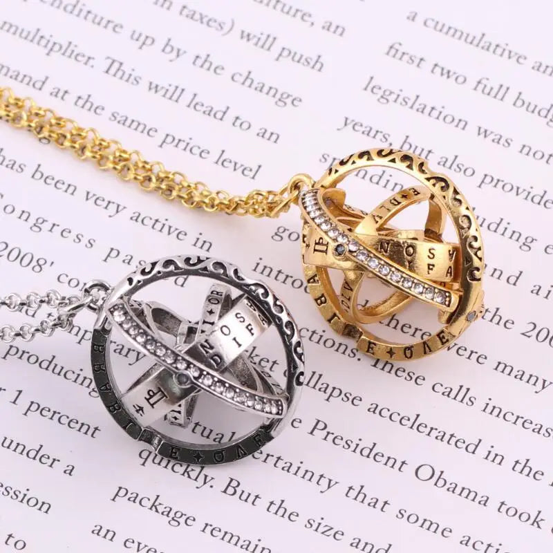 100 Languages I Love You Projection Necklace - Romantic Pendant Jewelry Gift for Couples, Girlfriend, and Wife