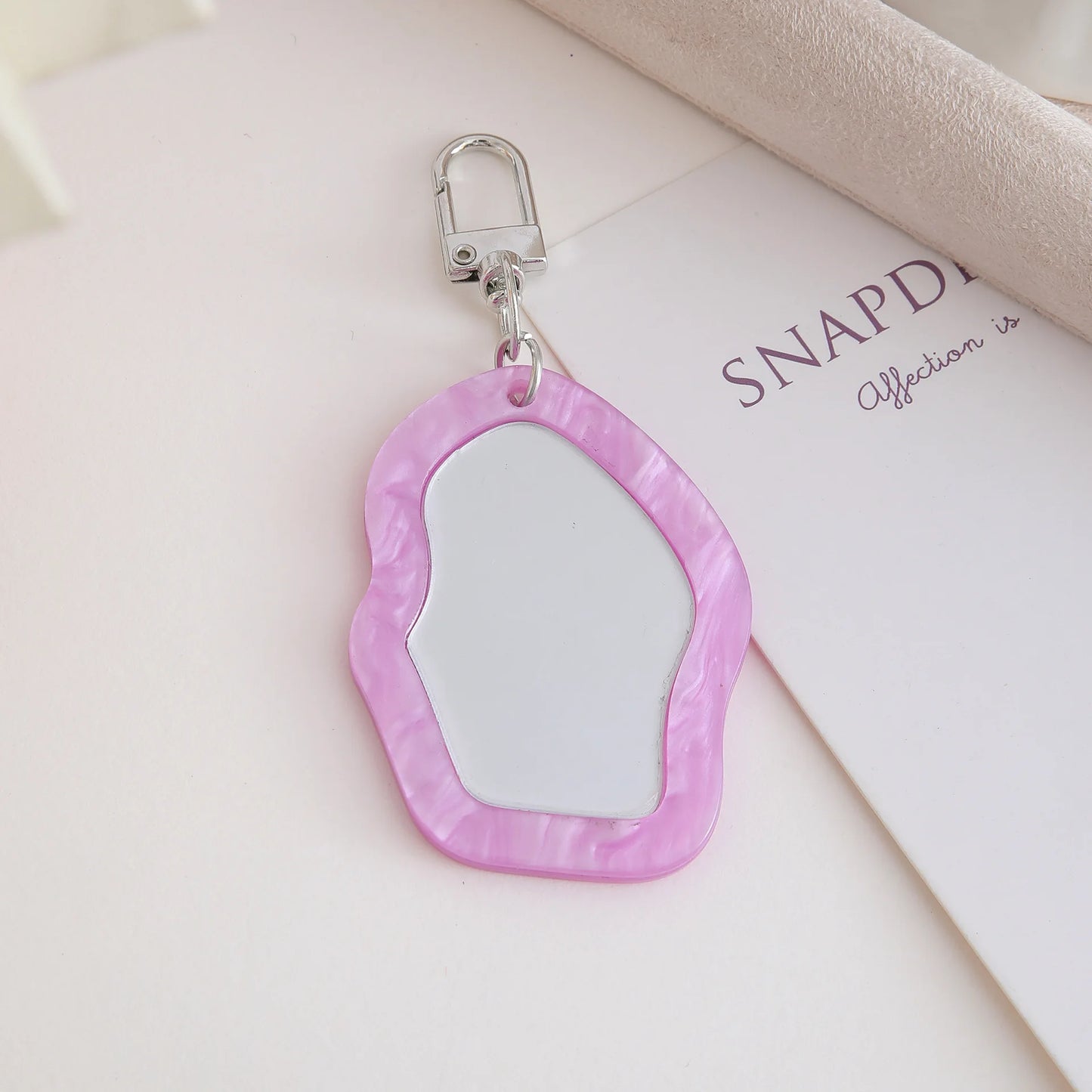 Mini Resin Makeup Mirror Keychain - Irregular Portable Touch-Up Mirror Bag Charm for Purses & Backpacks