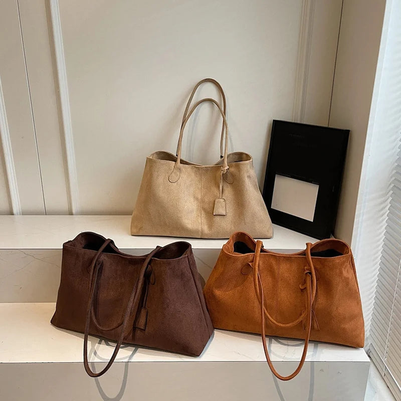 Elegant Suede Shoulder Bag - Stylish Bucket Handbag with Spacious Storage & Versatile Underarm Tote Design