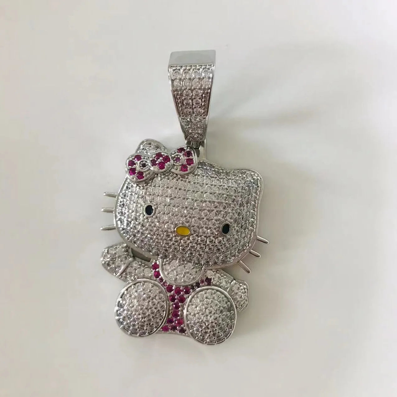 Kawaii Hello Kitty Necklace – Anime Sanrio Hip Hop Diamond Pendant with Cuba Chain, Cute Cartoon Jewelry Gift for Men & Women