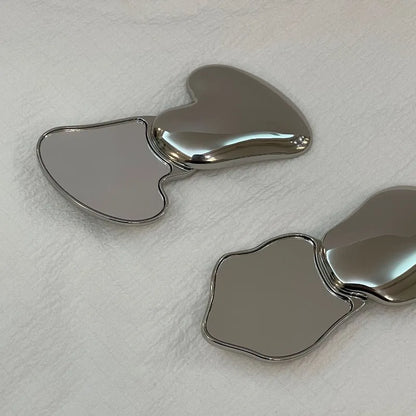 Elegant Heart-Shaped Makeup Mirror - Portable Mini Pocket Mirror for Purse & Travel