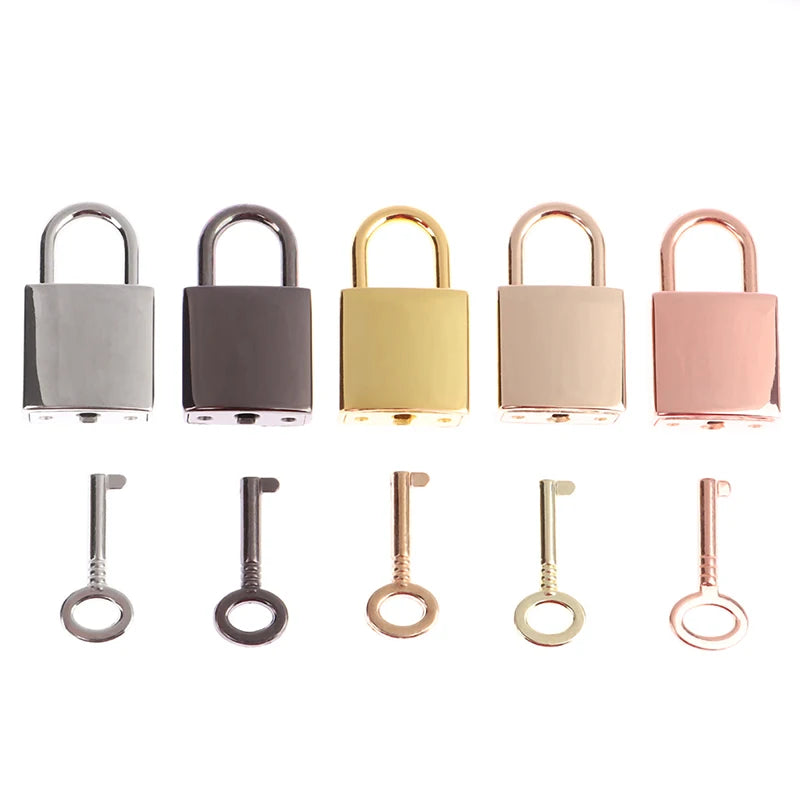 Vintage Heart-Shaped Metal Mini Padlock – Key Lock for Bags, Suitcases, and Luggage Boxes with Key