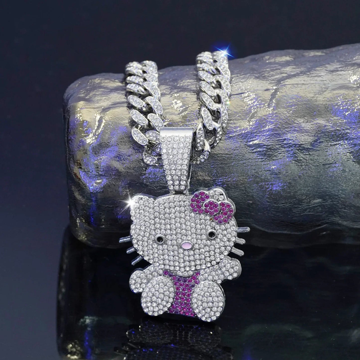 Hello Kitty Y2K White Gold Pendant Necklace – Sweet Long Layered Jewelry Chain for Women, Halloween Style (Europe & America)