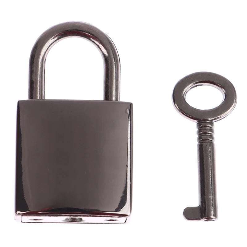 Vintage Heart-Shaped Metal Mini Padlock – Key Lock for Bags, Suitcases, and Luggage Boxes with Key