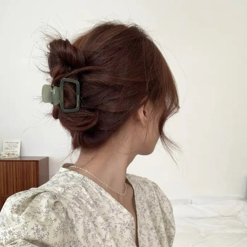Retro Acetate Grab Clip: Elegant Korean Ponytail Braid Accessory - Hollowed-Out Design for Girls' Hairstyles & Jewelry Gifts